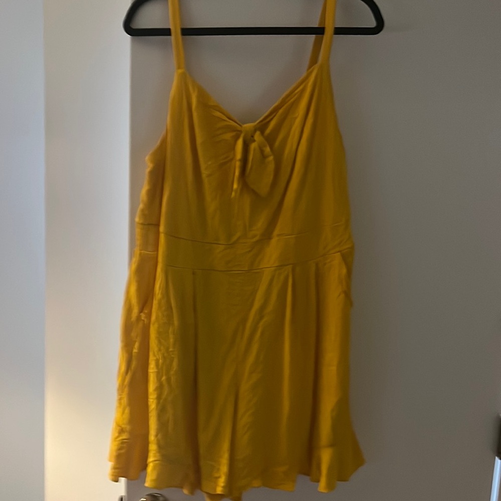 Torrid size 2 romper with pockets